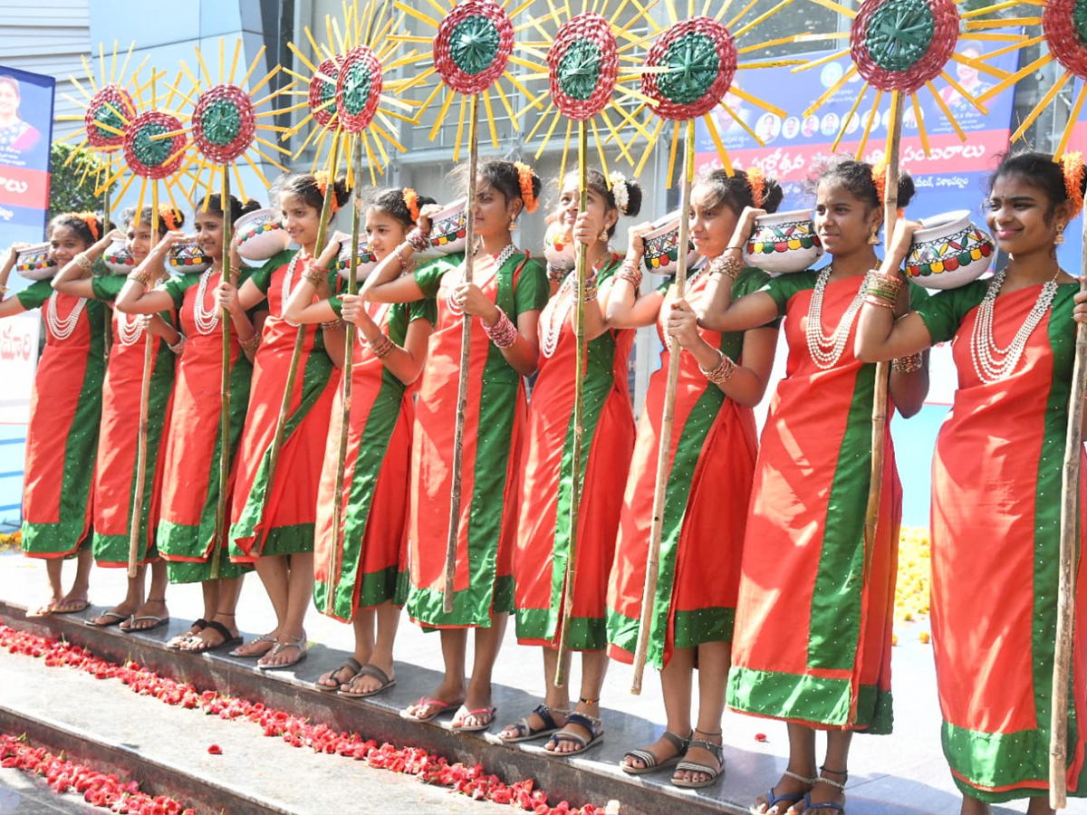 Jagananna Swarnotsava Samskruthika Sambaralu at Visakhapatnam Photos - Sakshi3