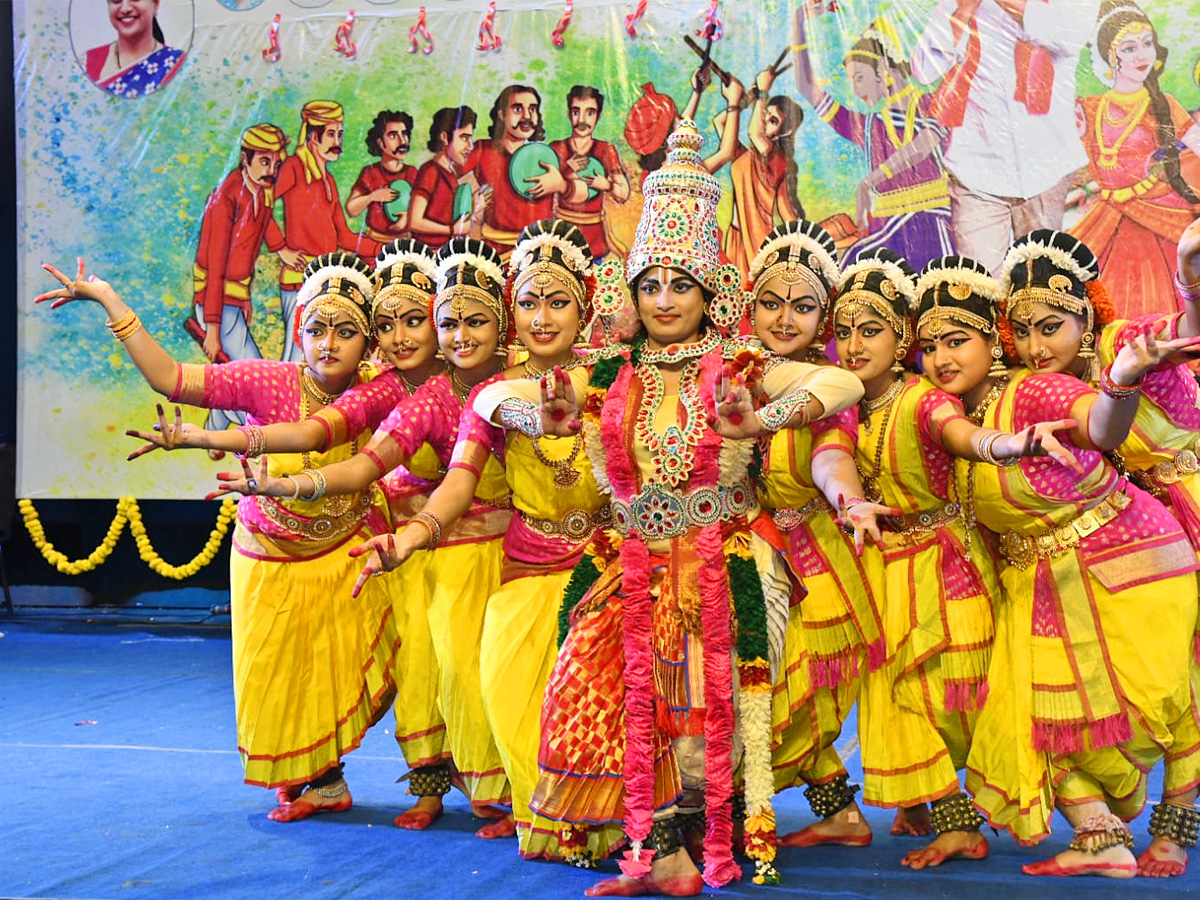 Jagananna Swarnotsava Samskruthika Sambaralu at Visakhapatnam Photos - Sakshi6