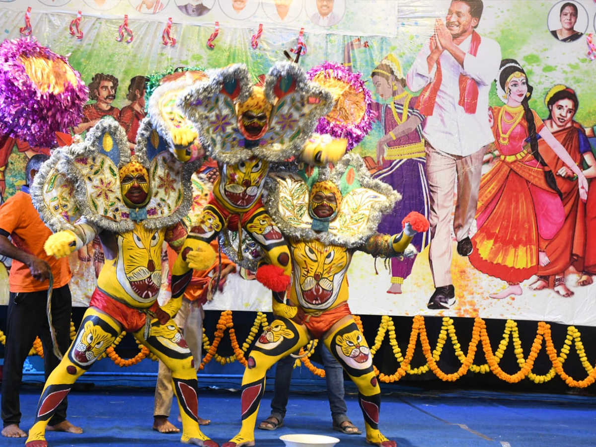 Jagananna Swarnotsava Samskruthika Sambaralu at Visakhapatnam Photos - Sakshi8