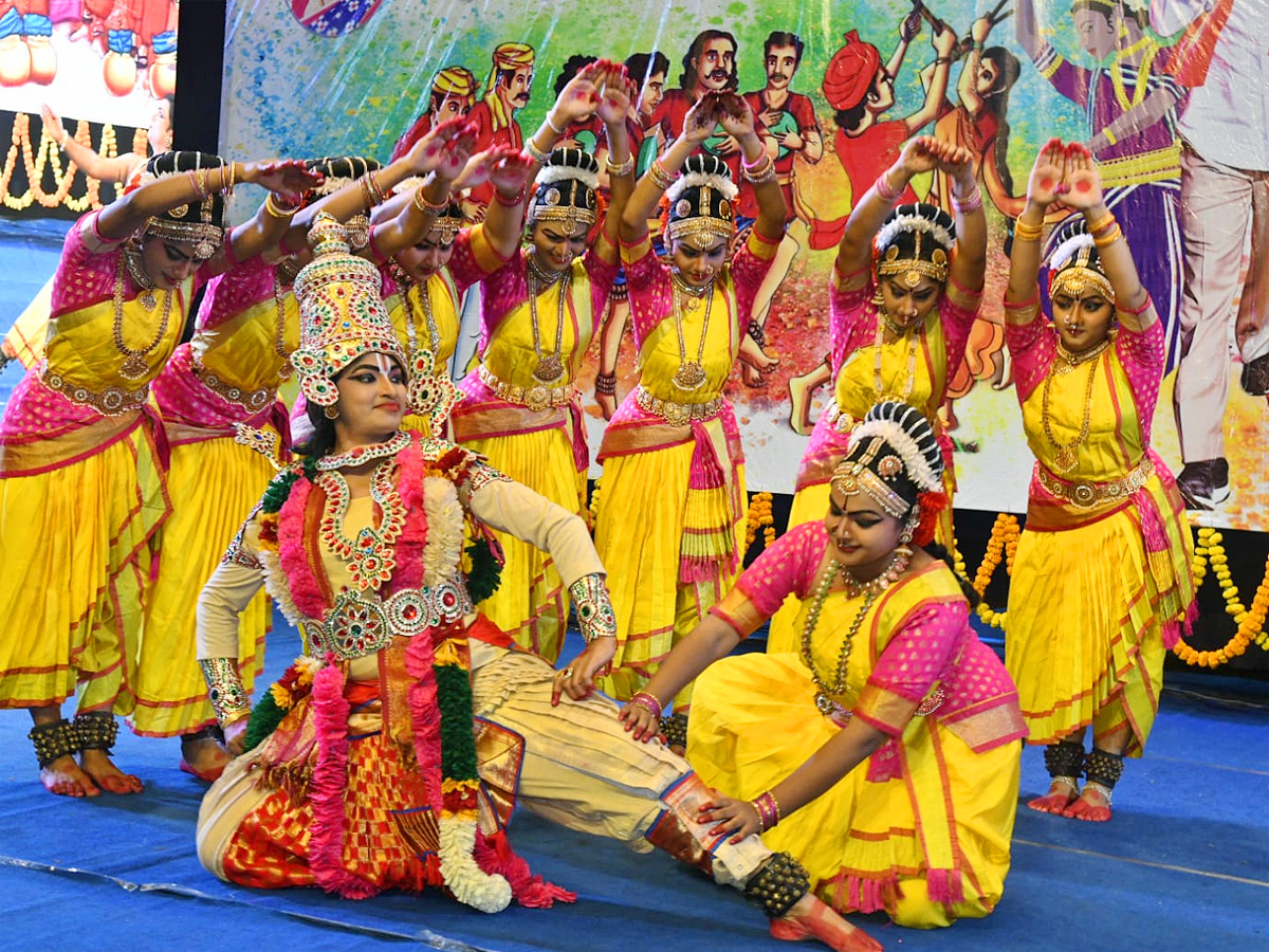 Jagananna Swarnotsava Samskruthika Sambaralu at Visakhapatnam Photos - Sakshi9