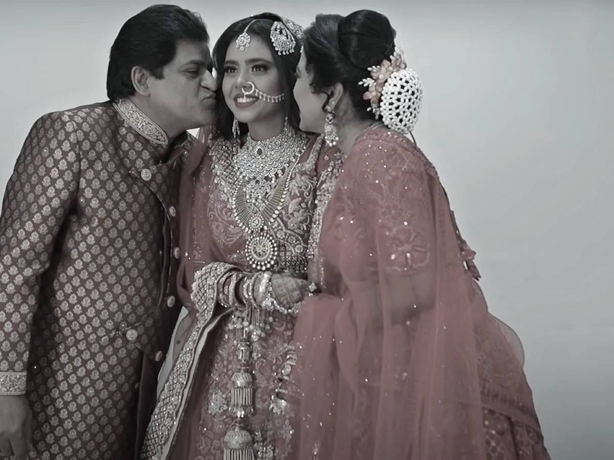 Comedian Ali Wife Zubeda Ali Shares Daughter Fatima Wedding Video - Sakshi20