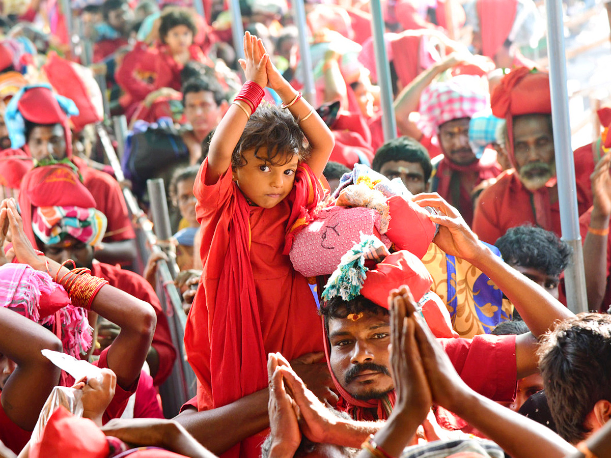 Bhavani Deeksha Begins at Indrakeeladri Photos - Sakshi17