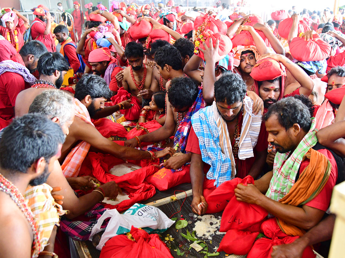 Bhavani Deeksha Begins at Indrakeeladri Photos - Sakshi10