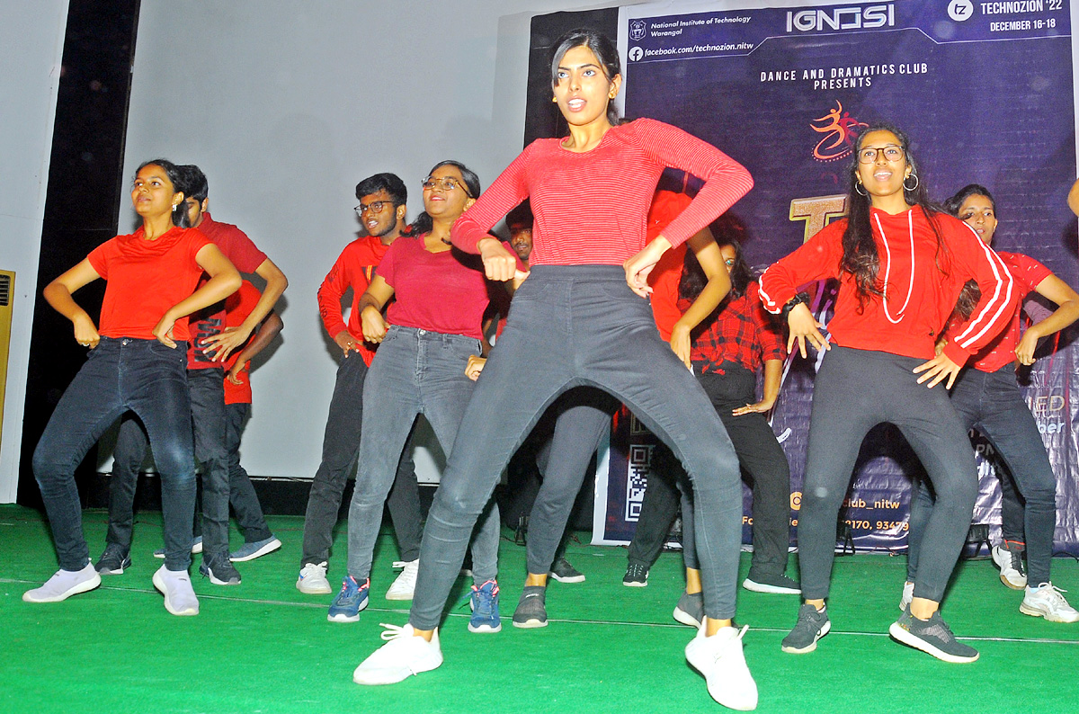 DJ Music And Dance Night Show In Nit Auditorium at Warangal - Sakshi1