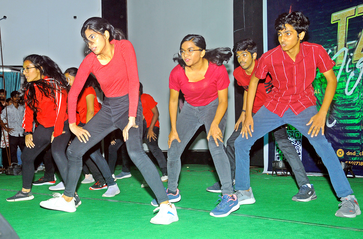 DJ Music And Dance Night Show In Nit Auditorium at Warangal - Sakshi17