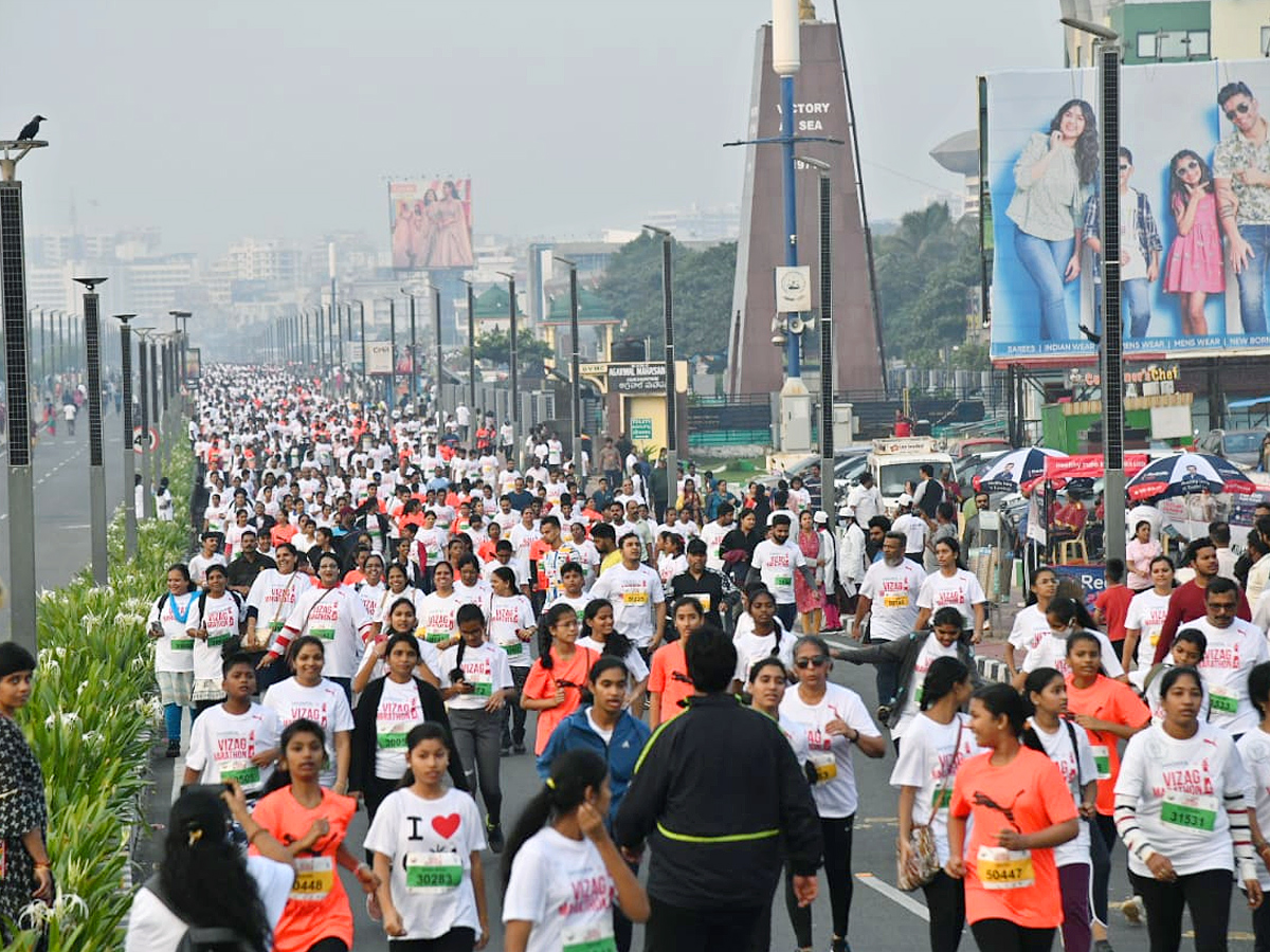 Marathon Run At Visakha Beach Road Photos - Sakshi5