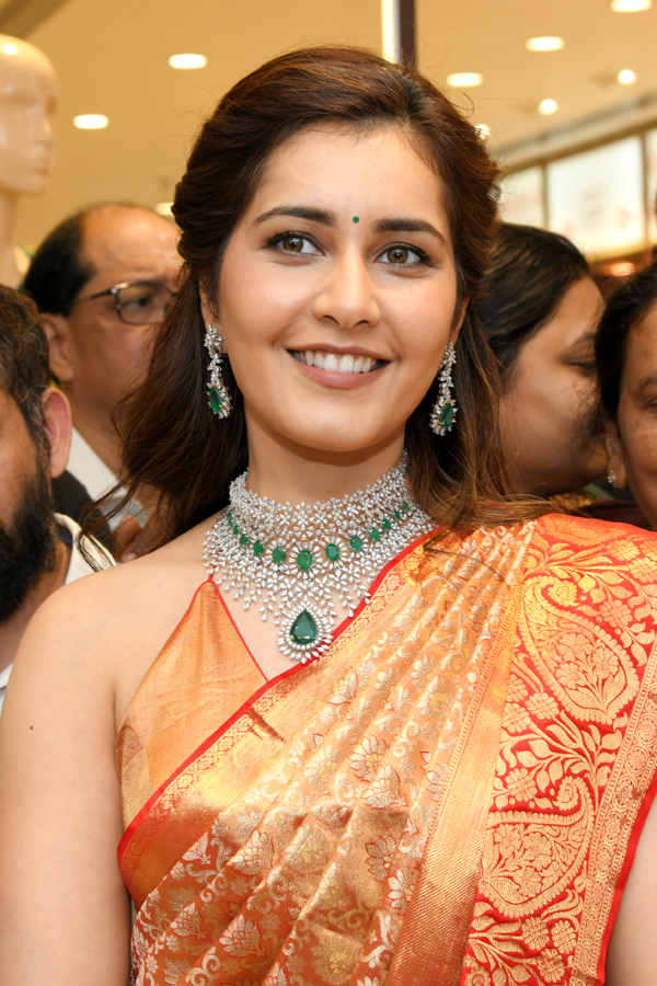 Actress Rashi Khanna in Visakhapatnam Pics - Sakshi8