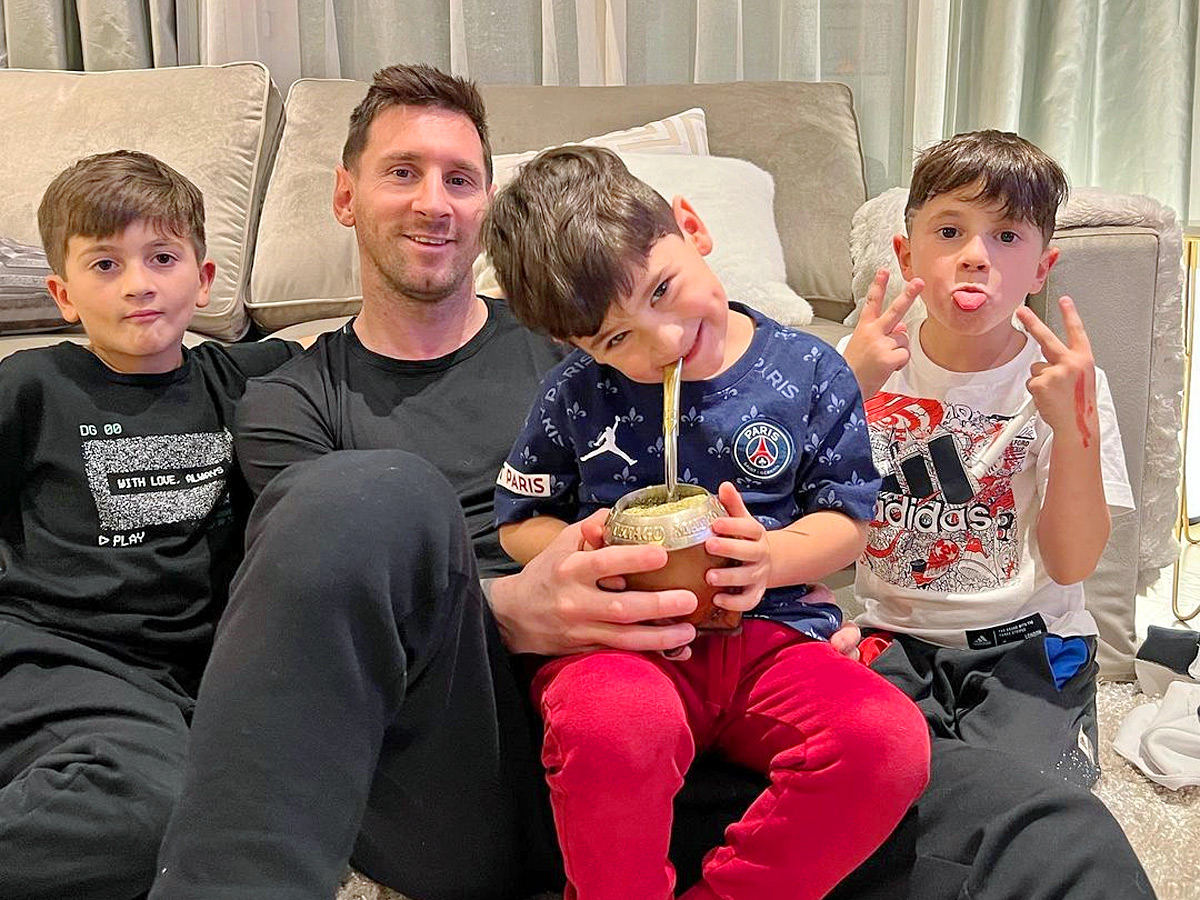 Argentina Footballer Messi Beautiful Family Photos - Sakshi5