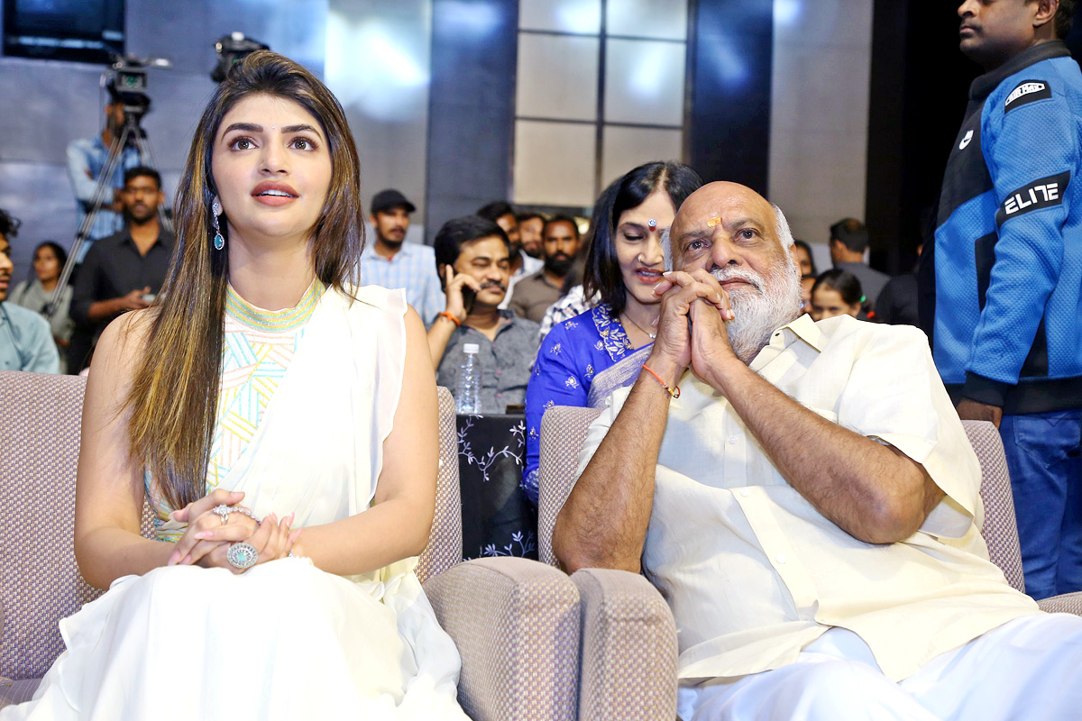 DHAMAKA Pre Release Event Photos  - Sakshi10