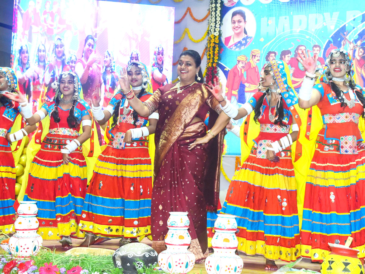 Vijayawada : Jagananna Swarnotsava Samskruthika Sambaralu Photos - Sakshi4