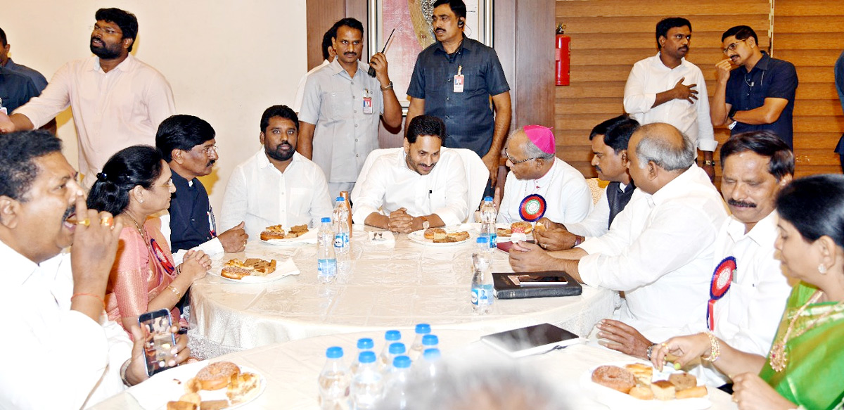 AP CM Jagan Participates in Christmas High Tea 2022 - Sakshi12