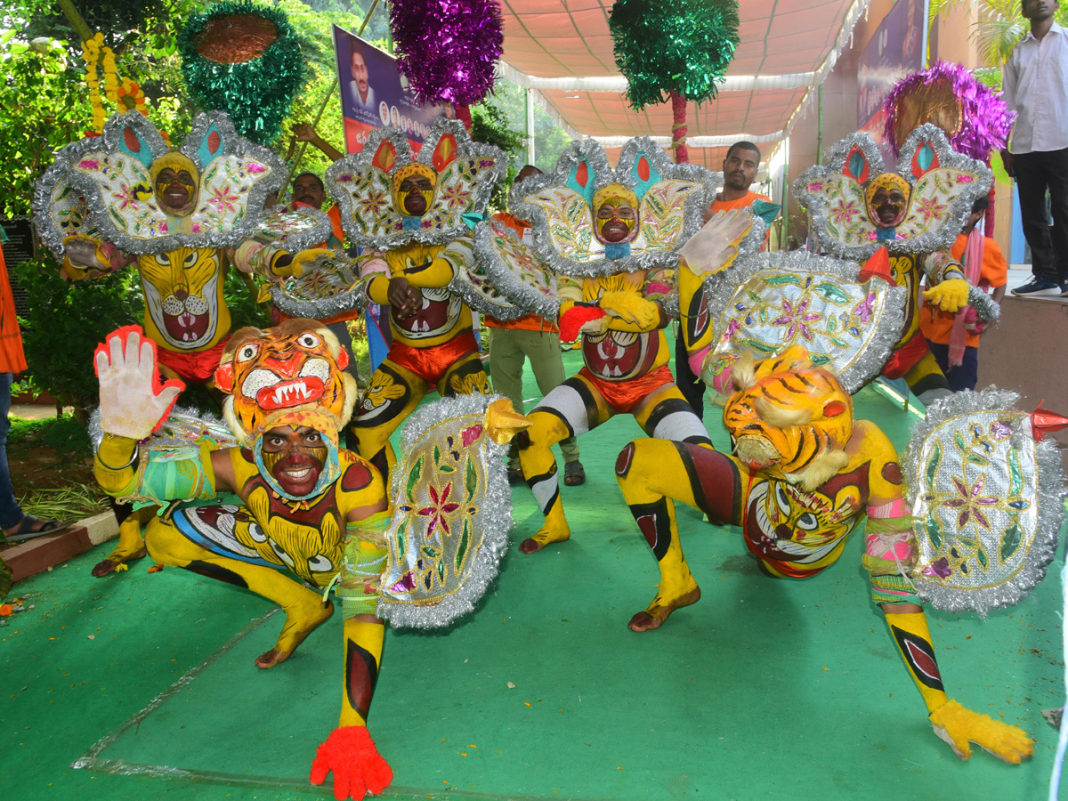 Jagananna Swarnotsava Samskrutika Sambaralu Photos  - Sakshi5