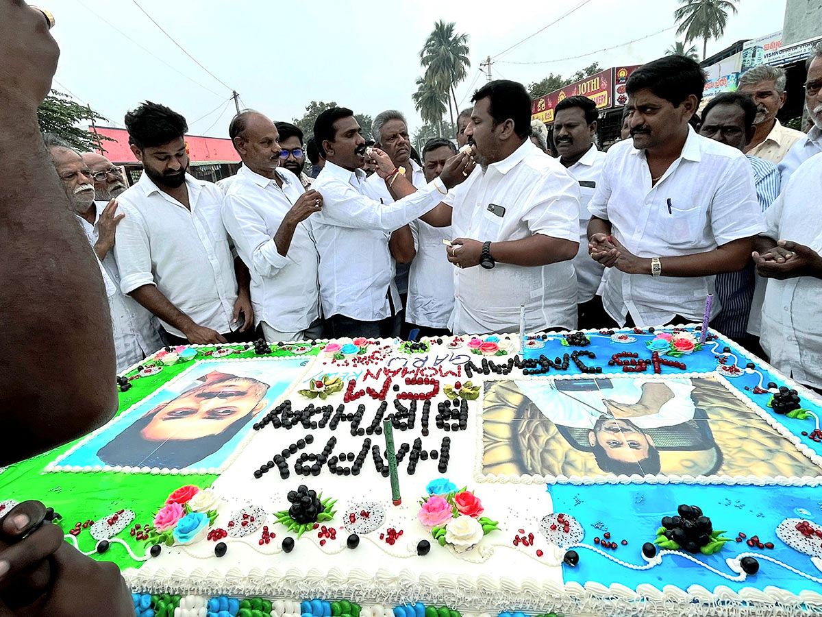 AP CM YS Jagan Birthday Celebrations Throughout State - Sakshi2