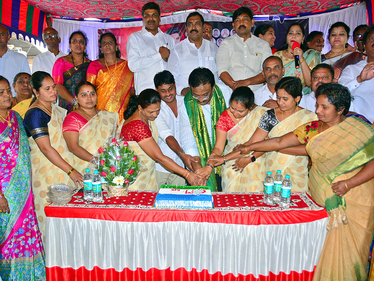 AP CM YS Jagan Birthday Celebrations Throughout State - Sakshi18