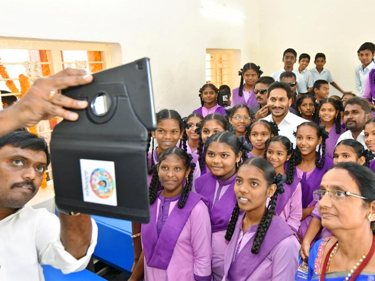 AP CM YS Jagan Free Tabs Distribution At Bapatla Photos - Sakshi26