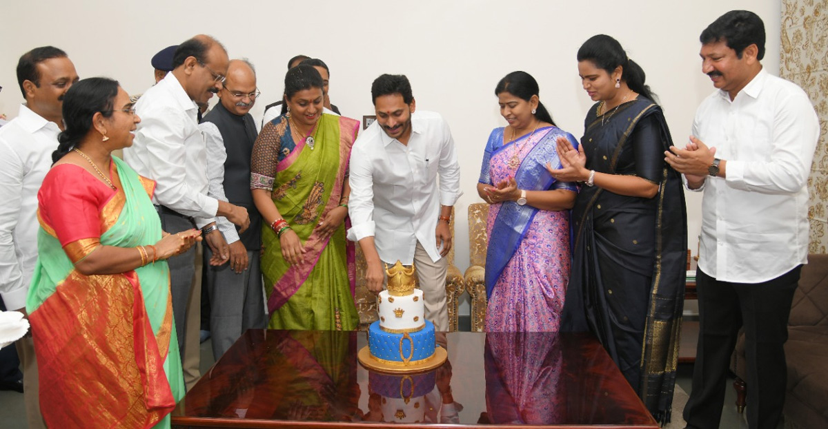 CM Jagan Birthday Celebrations At CM Camp Office   - Sakshi7