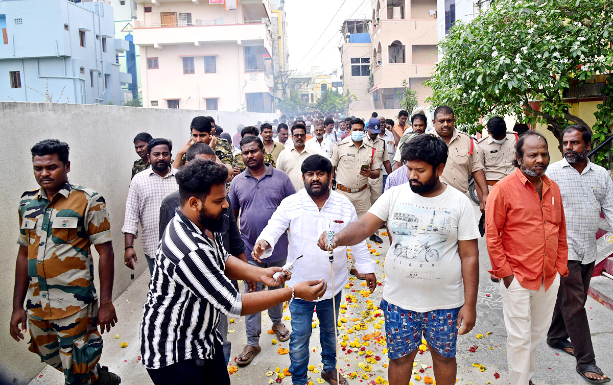 Chandragiri Mla Chevireddy Bhaskar Reddy Lost His Father  - Sakshi13