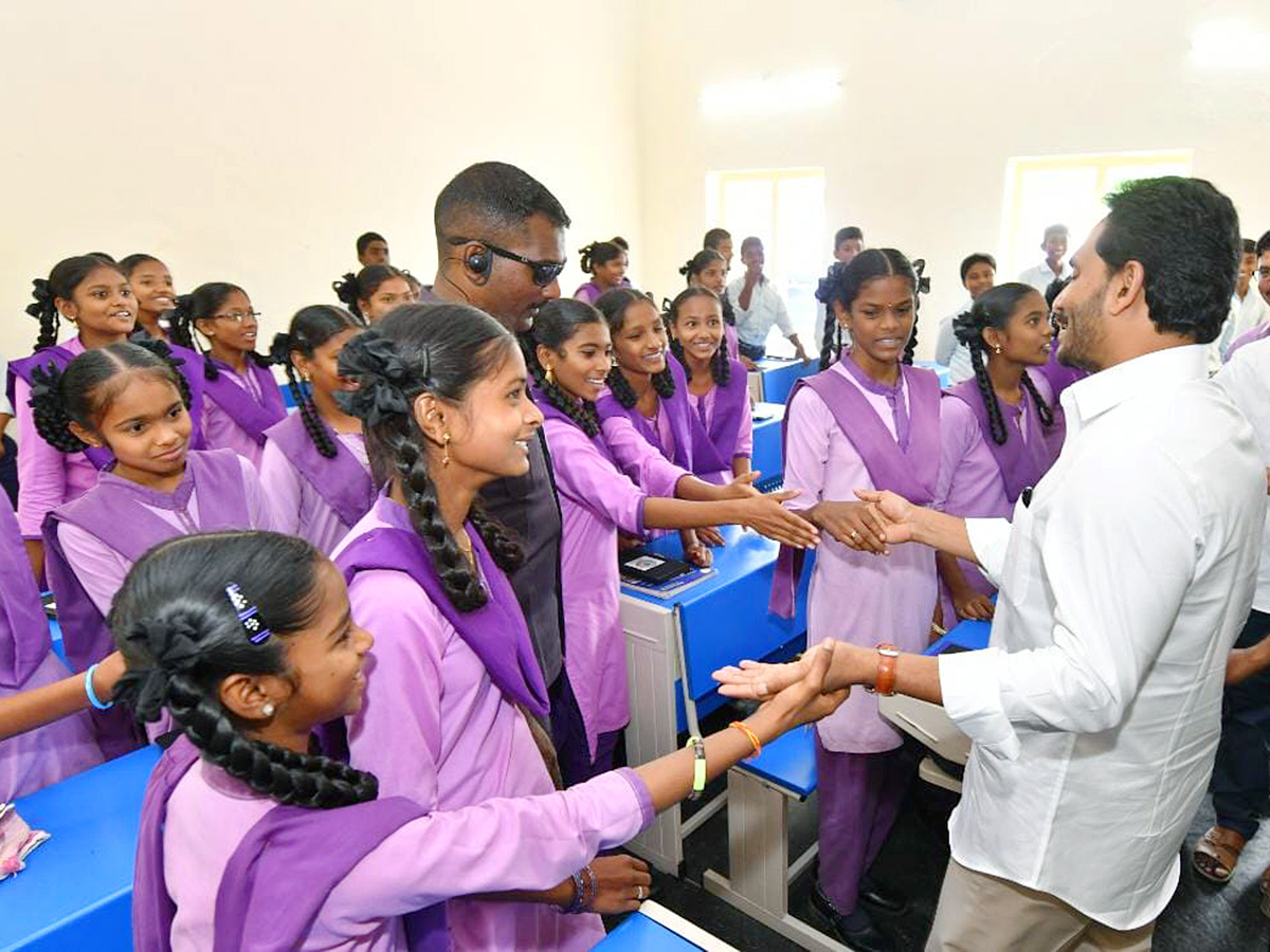 AP Students Thanks To CM Jagan Over Tabs Distribution Photos - Sakshi18