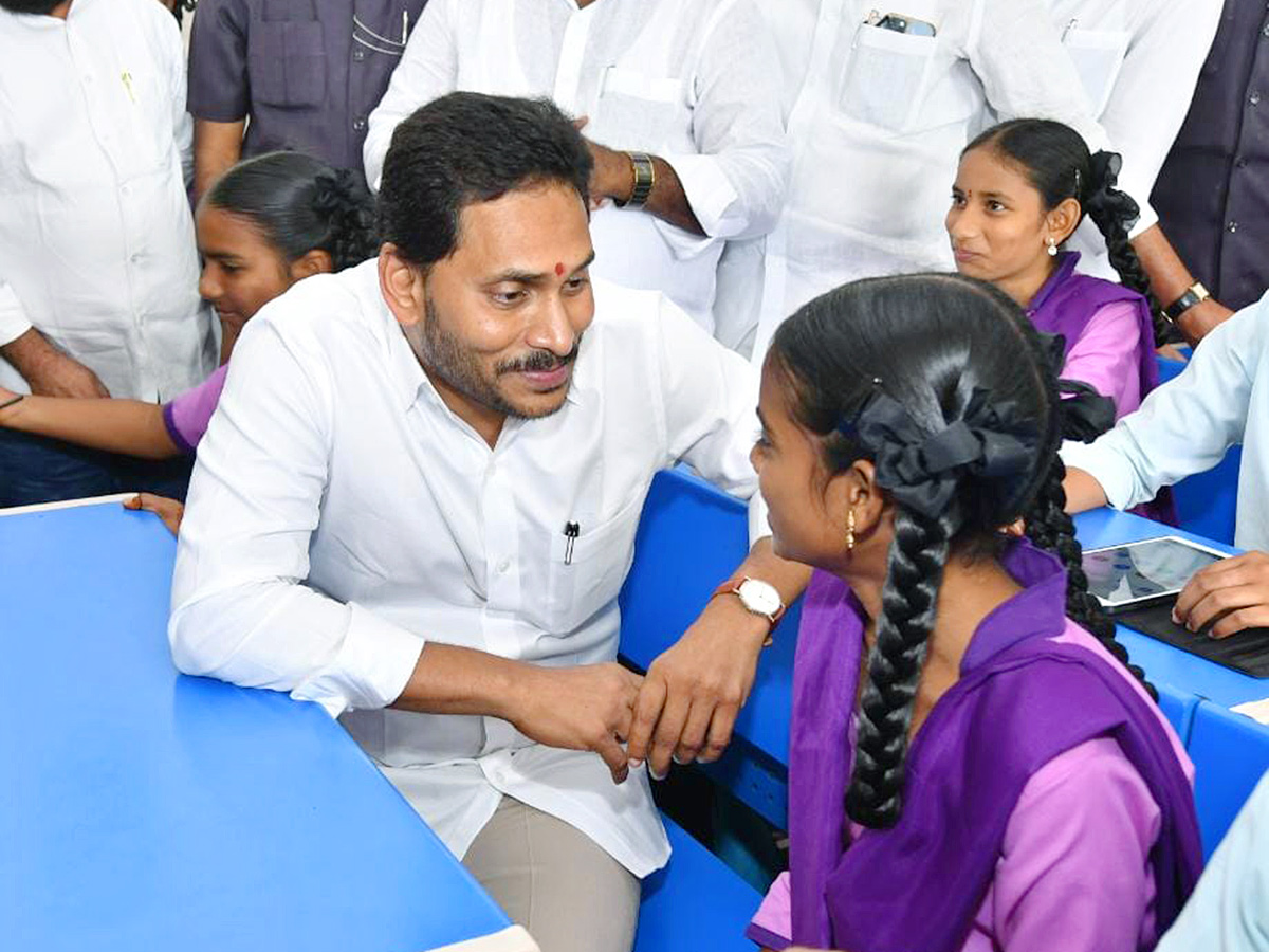 AP Students Thanks To CM Jagan Over Tabs Distribution Photos - Sakshi7