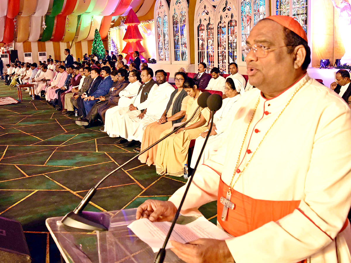 CM KCR Attended Christmas Celebrations In LB Stadium  - Sakshi16