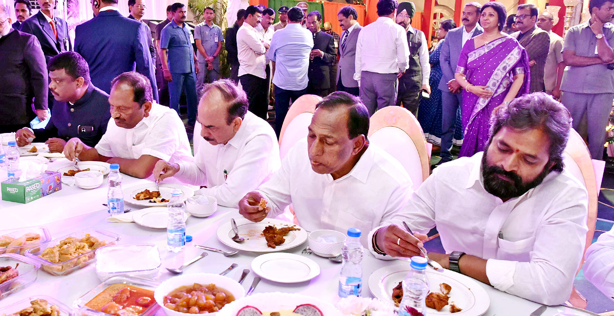 CM KCR Attended Christmas Celebrations In LB Stadium  - Sakshi3