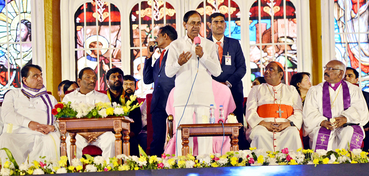 CM KCR Attended Christmas Celebrations In LB Stadium  - Sakshi7