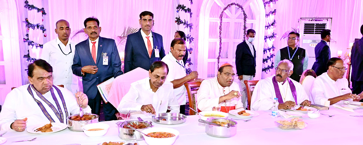 CM KCR Attended Christmas Celebrations In LB Stadium  - Sakshi20