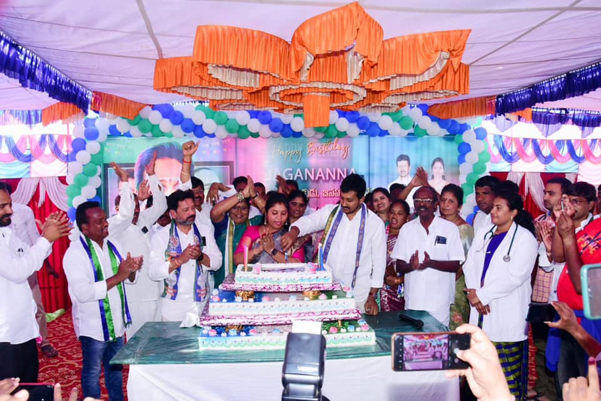 YS Jagan Birthday Celebrations In Parvathipuram Manyam - Sakshi21