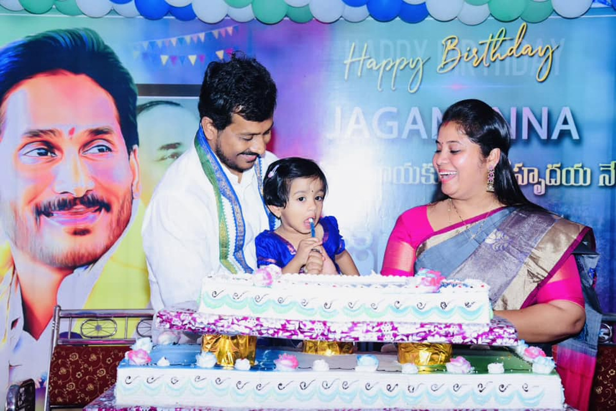 YS Jagan Birthday Celebrations In Parvathipuram Manyam - Sakshi9