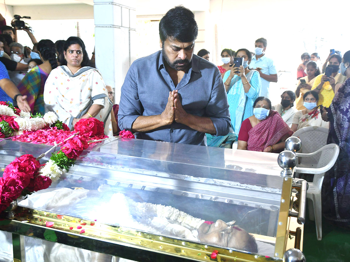 Celebrites Pay Last Respect To kaikala satyanarayana Photos  - Sakshi2