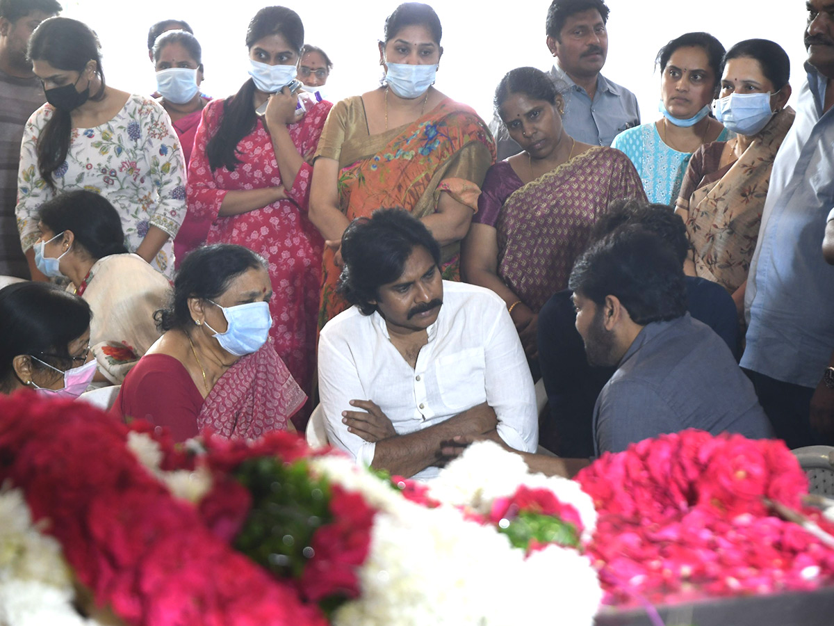 Celebrites Pay Last Respect To kaikala satyanarayana Photos  - Sakshi11