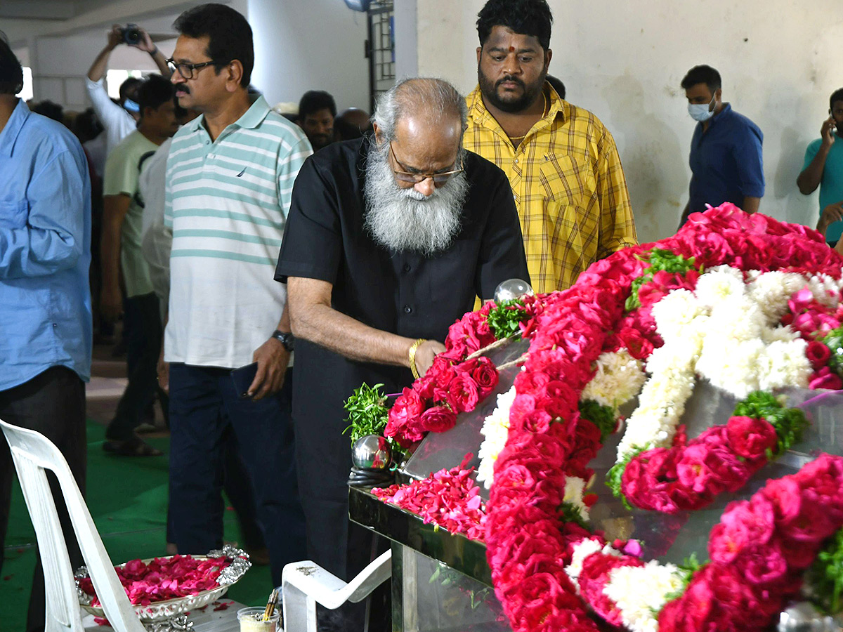 Celebrites Pay Last Respect To kaikala satyanarayana Photos  - Sakshi16