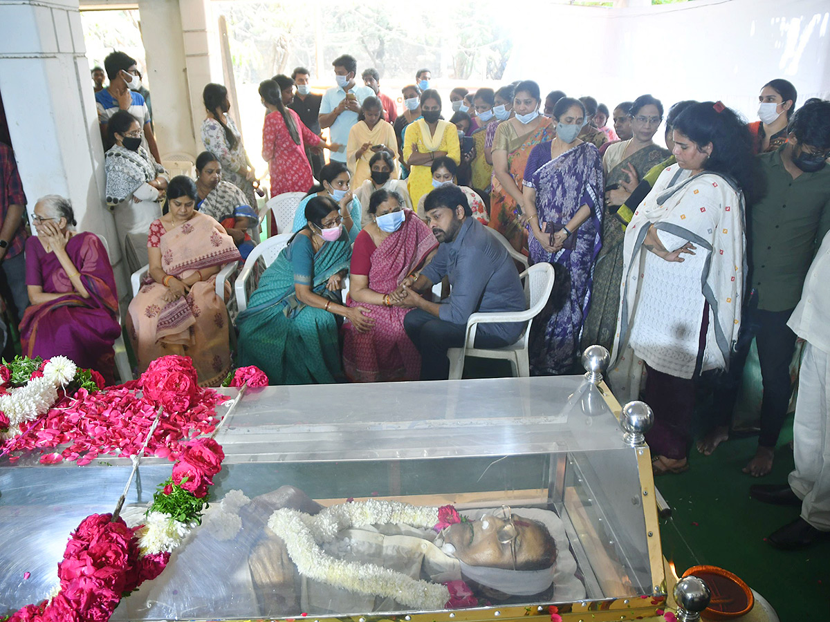 Celebrites Pay Last Respect To kaikala satyanarayana Photos  - Sakshi19