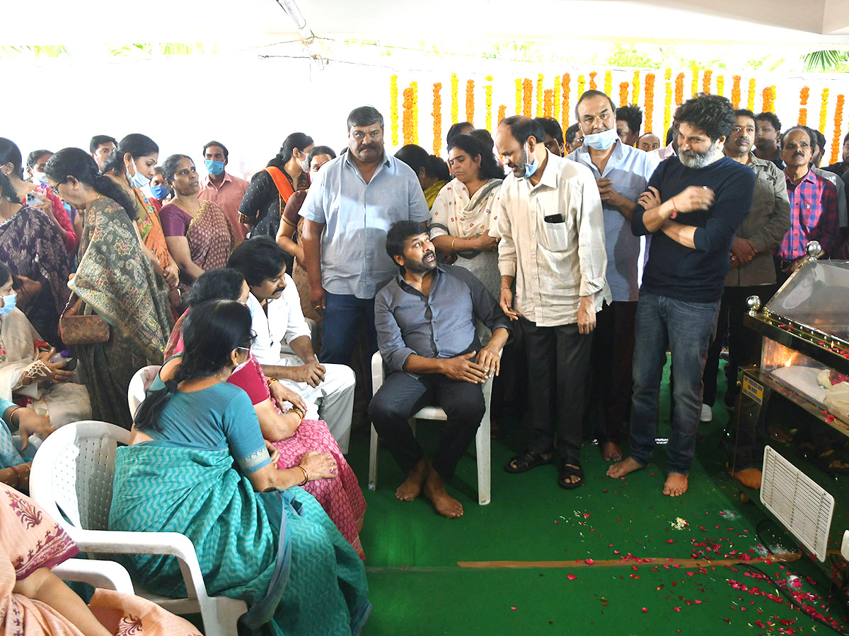 Celebrites Pay Last Respect To kaikala satyanarayana Photos  - Sakshi20