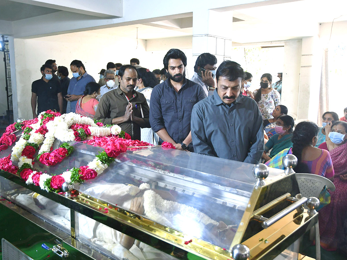 Celebrites Pay Last Respect To kaikala satyanarayana Photos  - Sakshi22