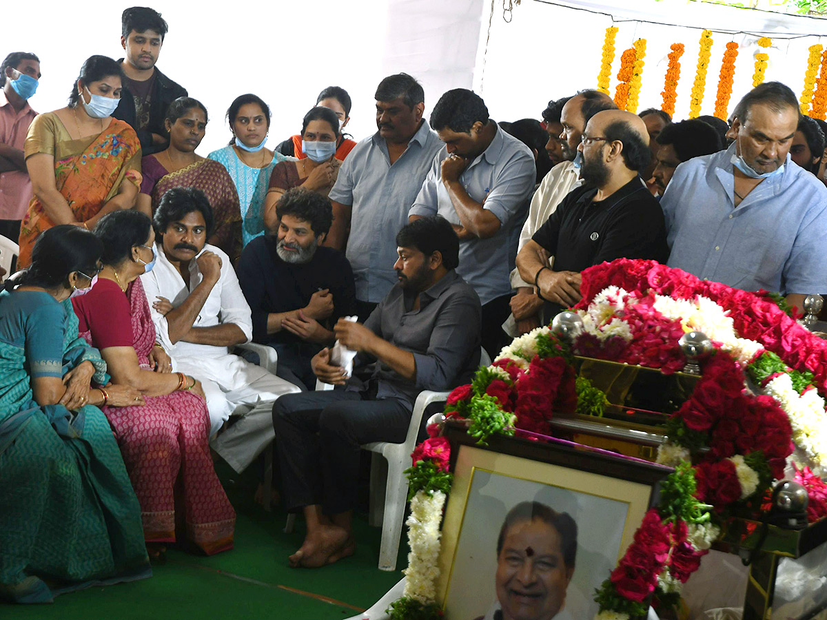 Celebrites Pay Last Respect To kaikala satyanarayana Photos  - Sakshi26