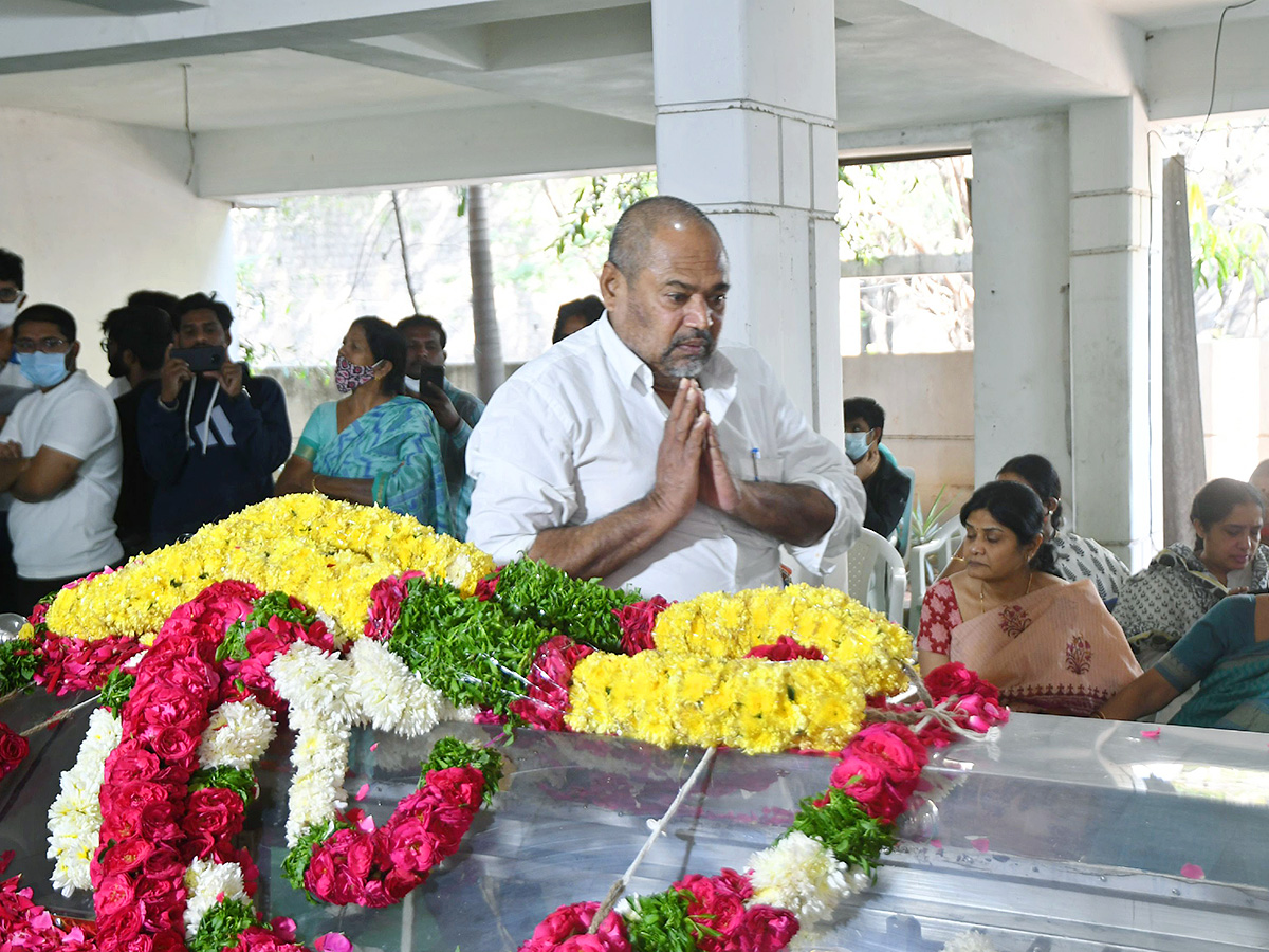 Celebrites Pay Last Respect To kaikala satyanarayana Photos  - Sakshi4