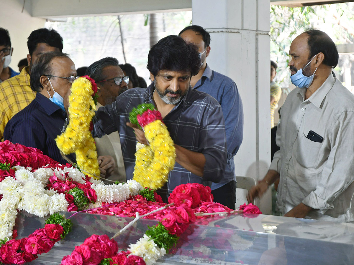 Celebrites Pay Last Respect To kaikala satyanarayana Photos  - Sakshi5