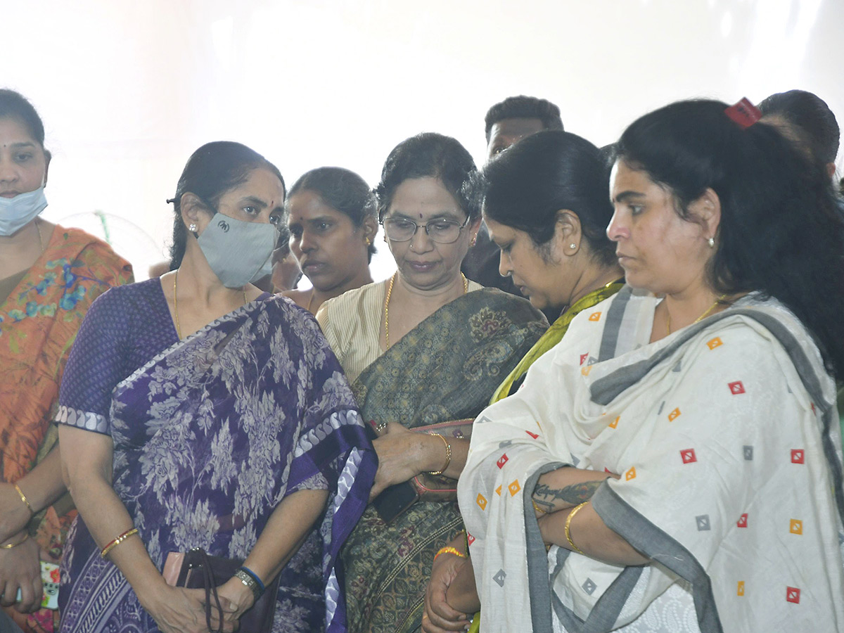 Celebrites Pay Last Respect To kaikala satyanarayana Photos  - Sakshi7