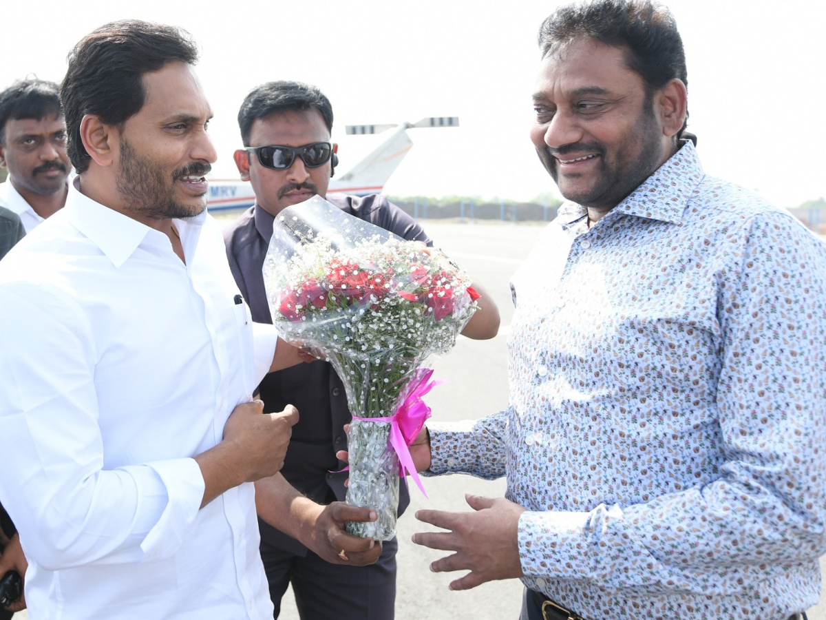 CM YS Jagan 2nd Day Tour In Kadapa District  - Sakshi6