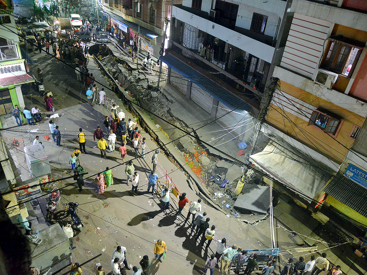 Hyderabad: Goshamahal Nala Collapse Photos - Sakshi13