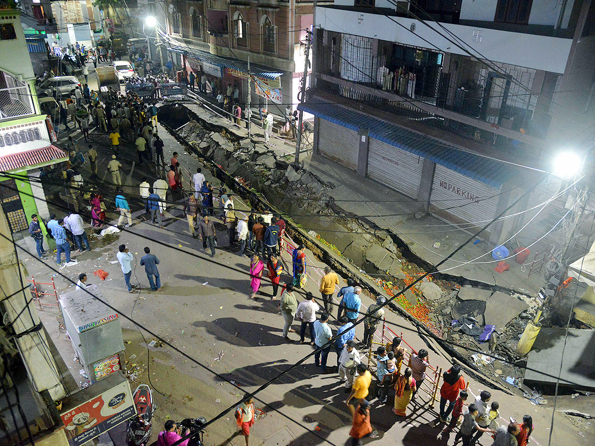 Hyderabad: Goshamahal Nala Collapse Photos - Sakshi14