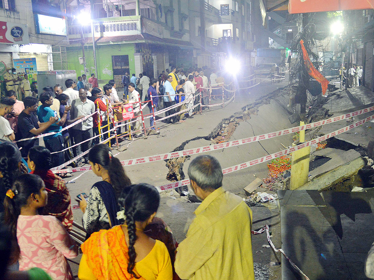 Hyderabad: Goshamahal Nala Collapse Photos - Sakshi16