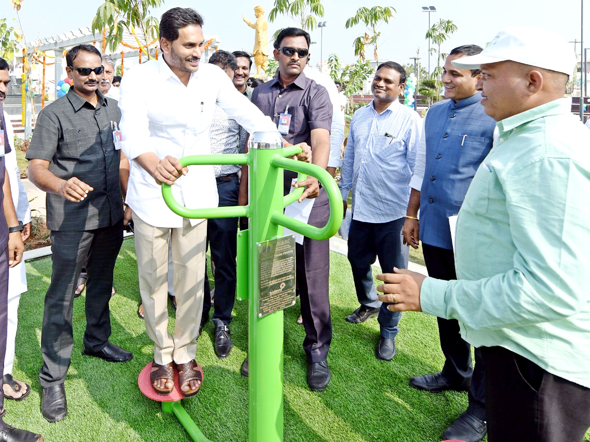 CM YS Jagan 2nd Day Tour In Kadapa District  - Sakshi9