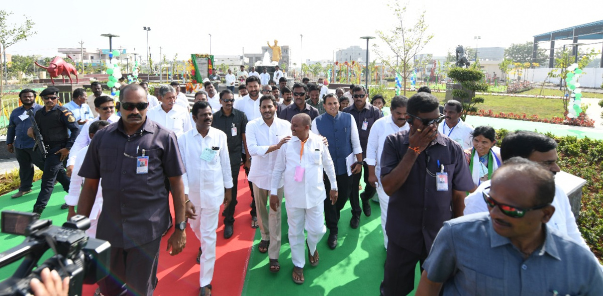 CM YS Jagan 2nd Day Tour In Kadapa District  - Sakshi10