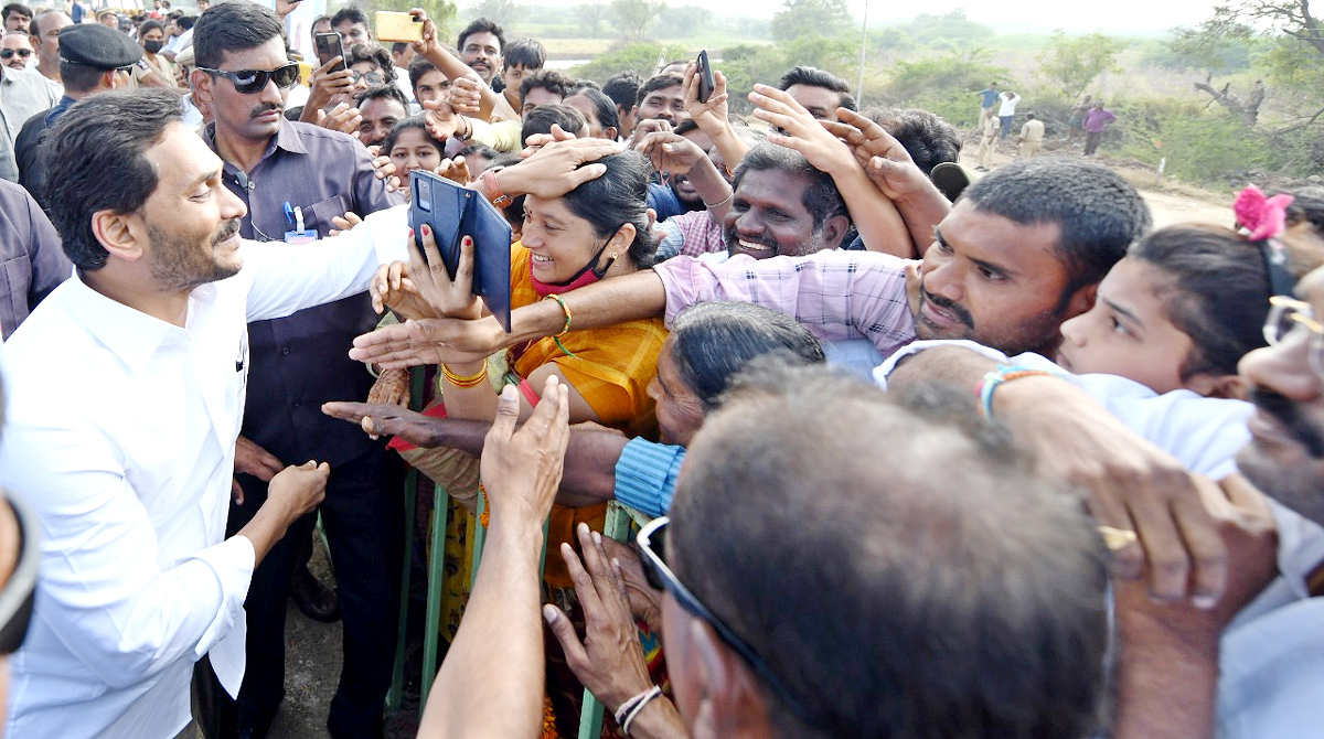 CM YS Jagan 2nd Day Tour In Kadapa District  - Sakshi14