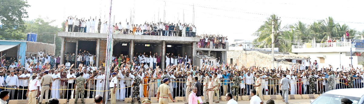 CM YS Jagan 2nd Day Tour In Kadapa District  - Sakshi15