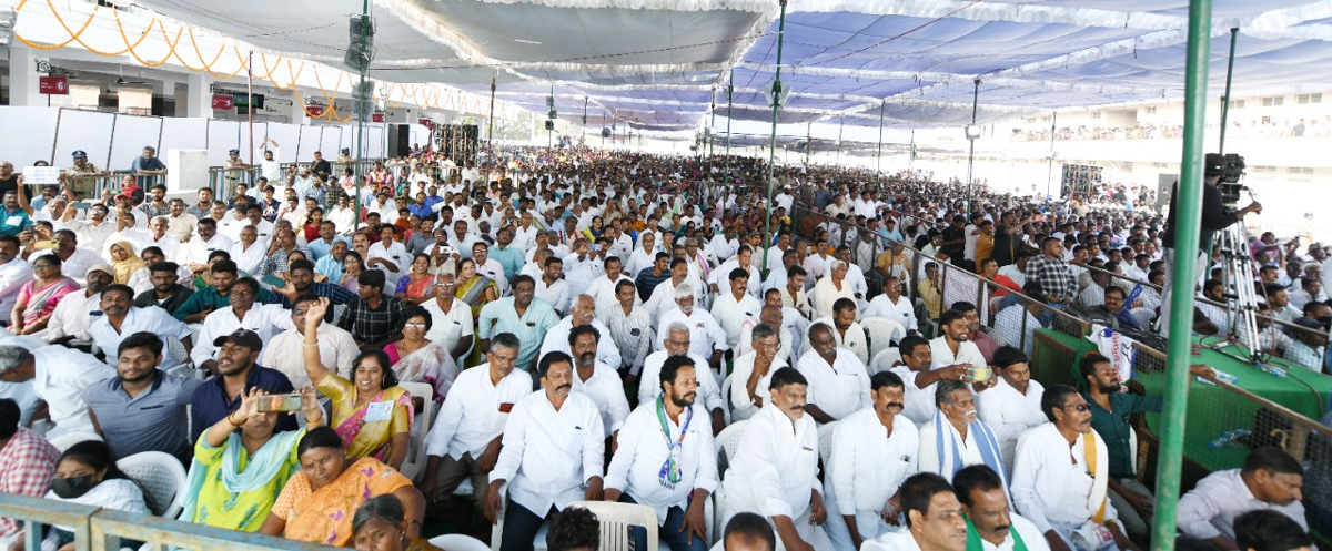 CM YS Jagan 2nd Day Tour In Kadapa District  - Sakshi19