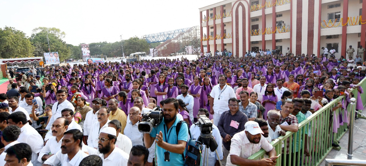 CM YS Jagan 2nd Day Tour In Kadapa District  - Sakshi26