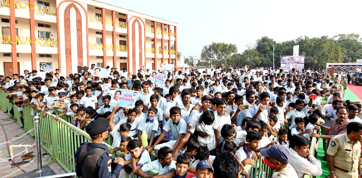 CM YS Jagan 2nd Day Tour In Kadapa District  - Sakshi27